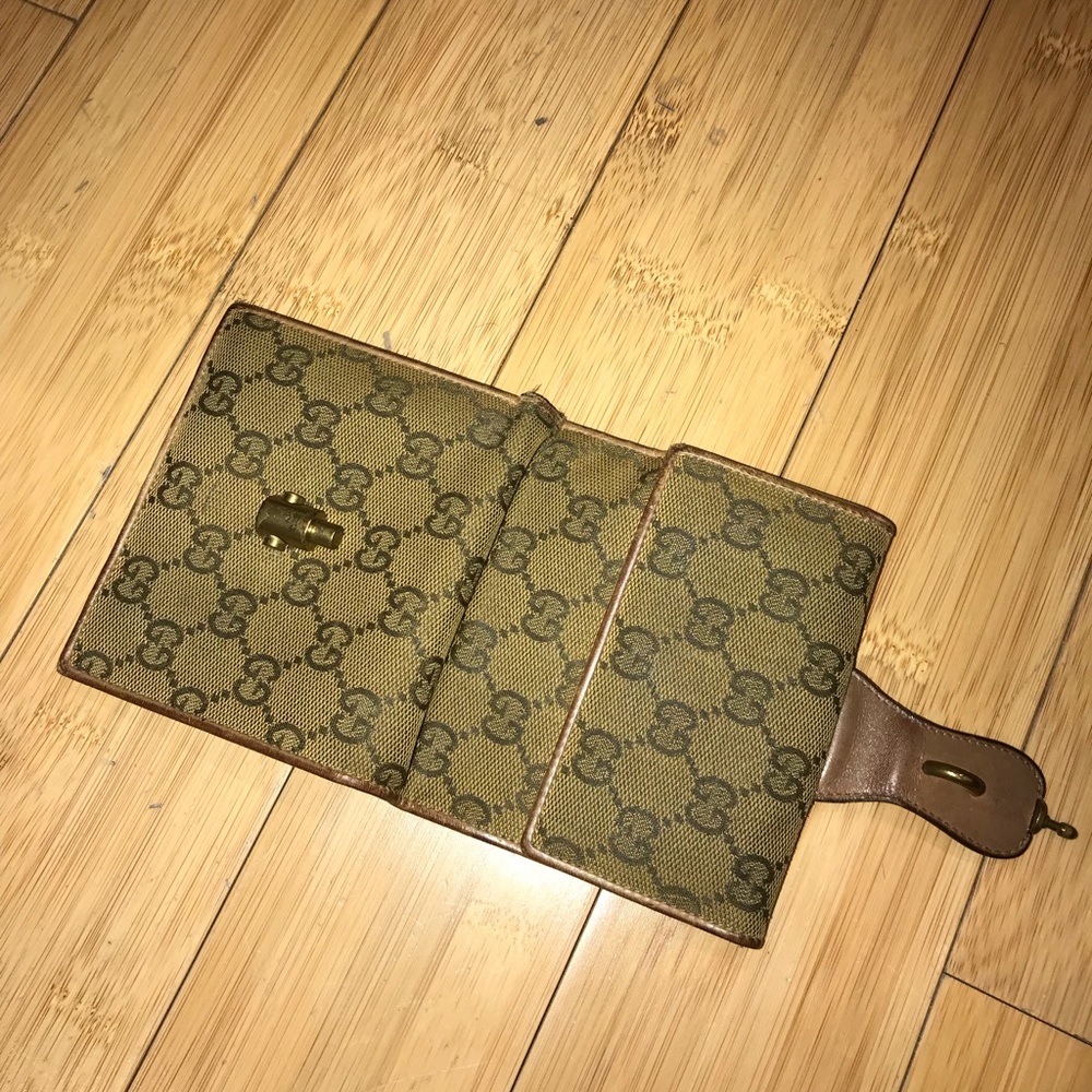 Gucci Classic Logo Wallet - Picture 6 of 7